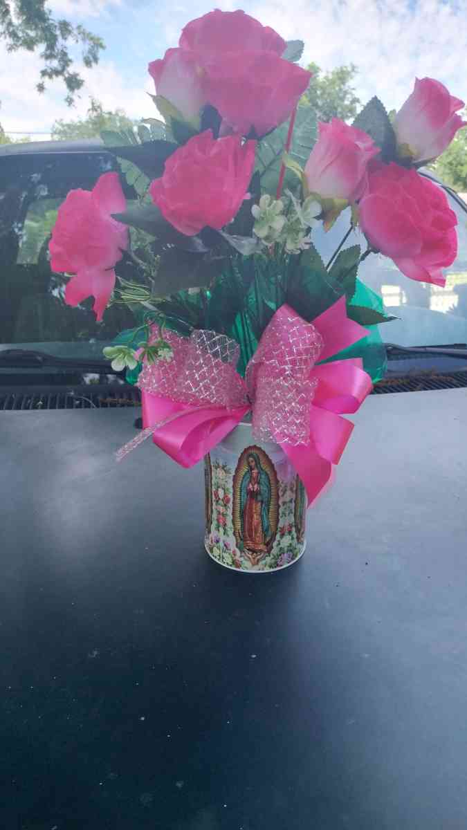 assorted flowers stands  virgin Mary pot - Abilene, Texas - FleaMarketBay