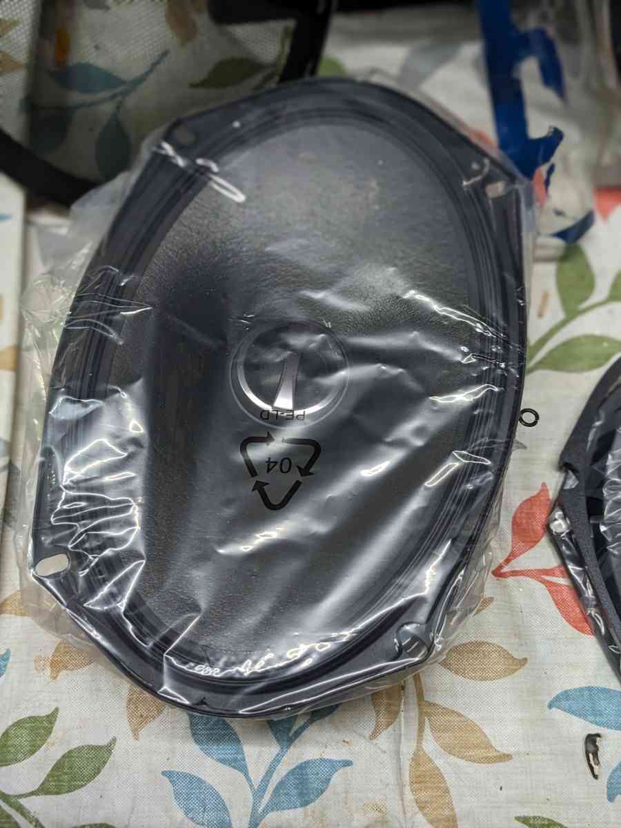 complete Alpine stero system with sub amp and install kit - Samson, Alabama - FleaMarketBay