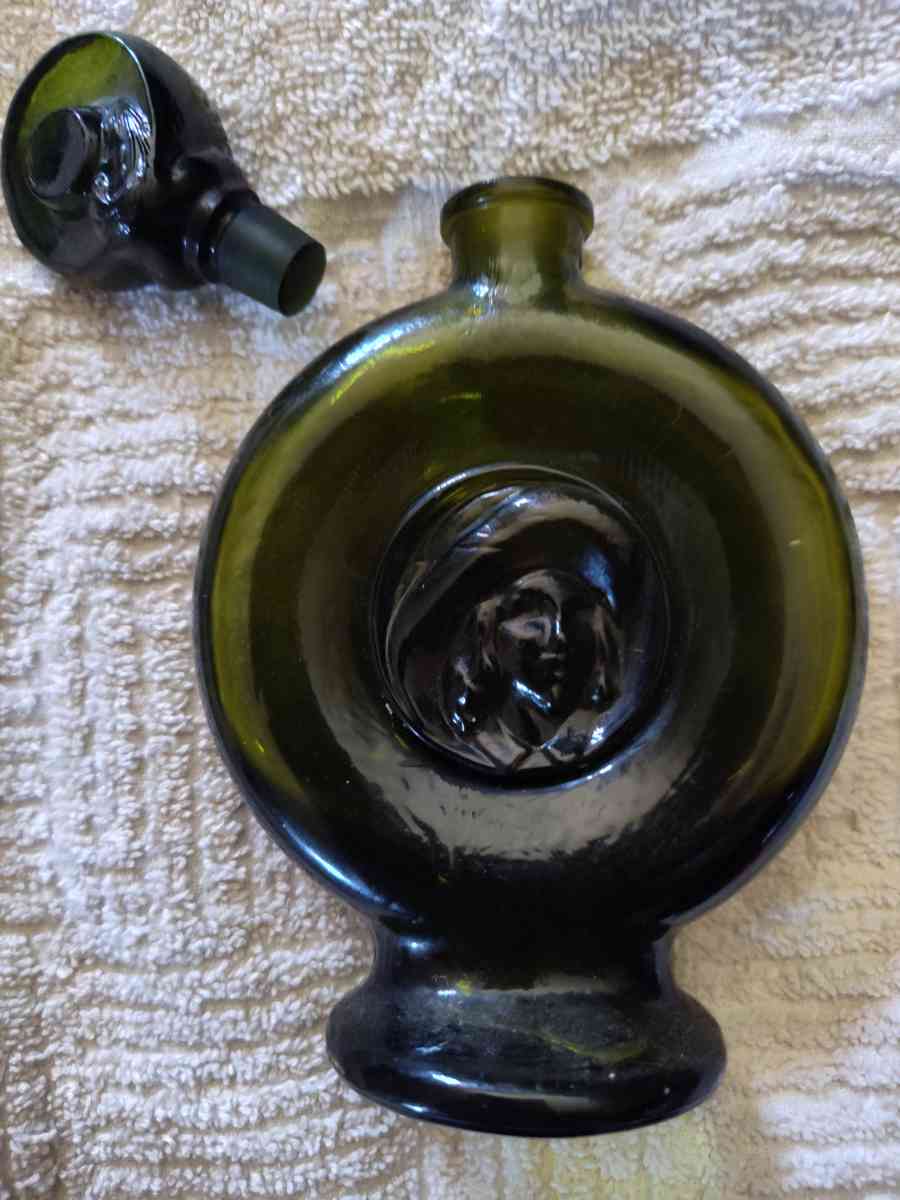 French perfume bottle - Vanderbilt, Michigan - FleaMarketBay