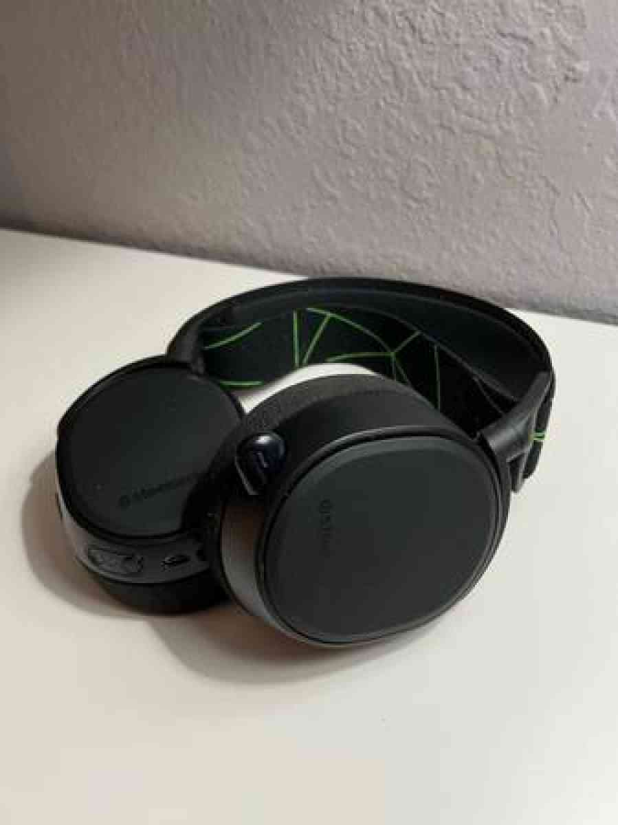 SteelSeries Arctis 9X Bluetooth Headset - Jacksonville, Florida
