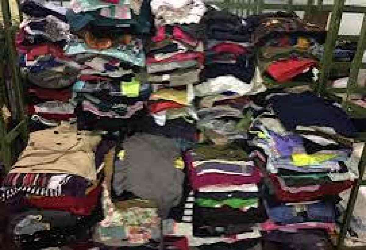 ropa de segunda - Dade City, Florida - FleaMarketBay