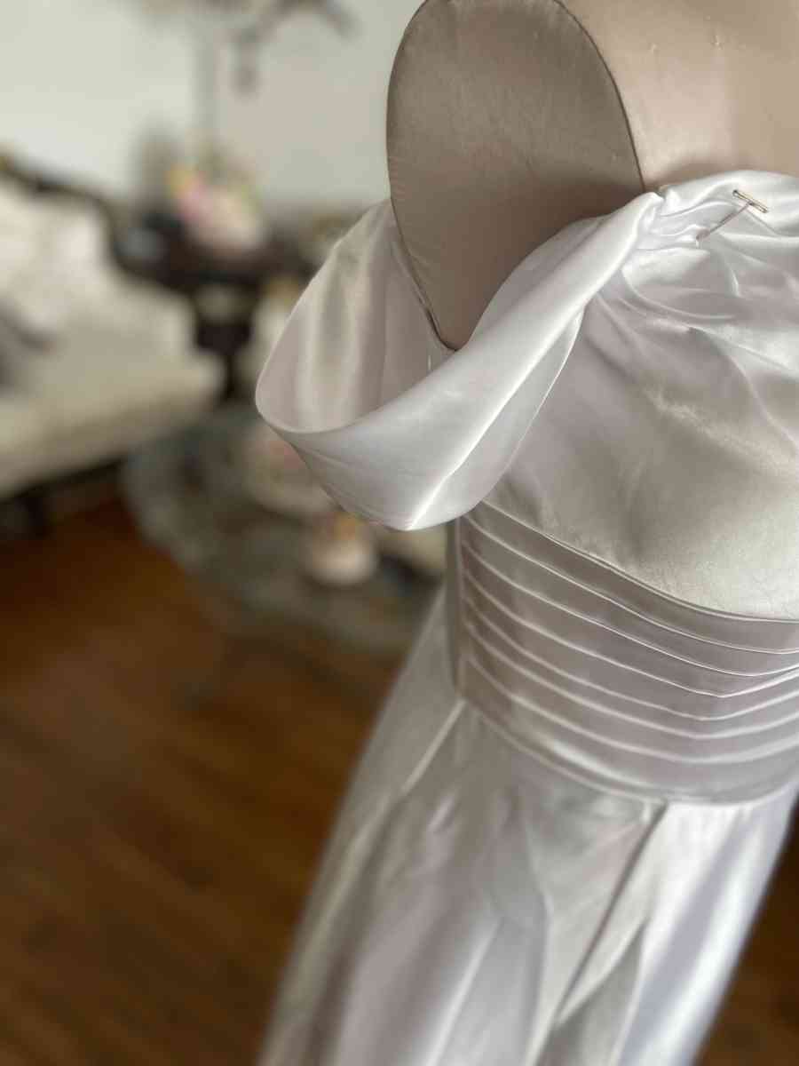 size 10 white wedding gown corset back NEW - Elizabeth, New Jersey - FleaMarketBay