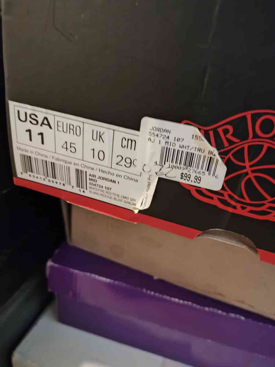 AIR JORDANS RETRO ONE - Adelanto, California - FleaMarketBay