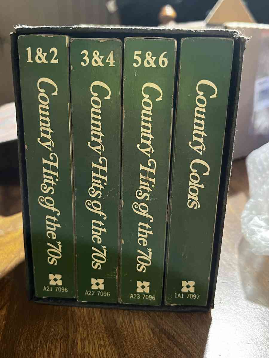 Country Hits of the 70s 8 tracks - Carrollton, Ohio