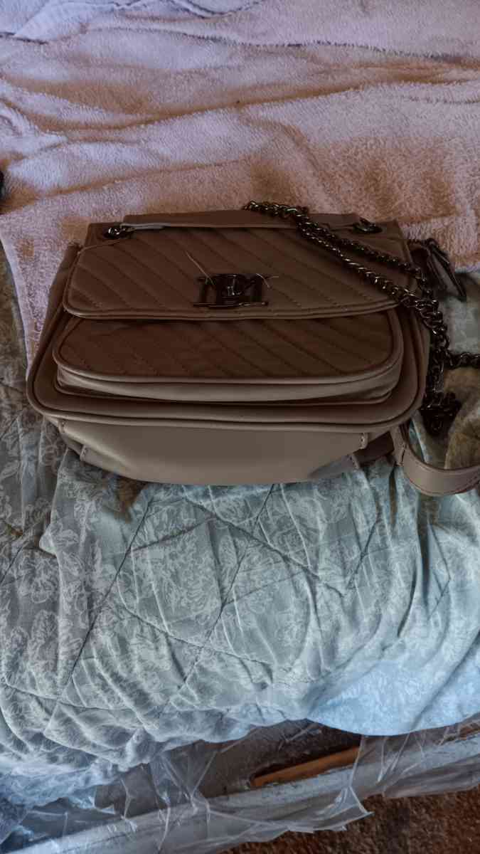 med purse - Norco, California