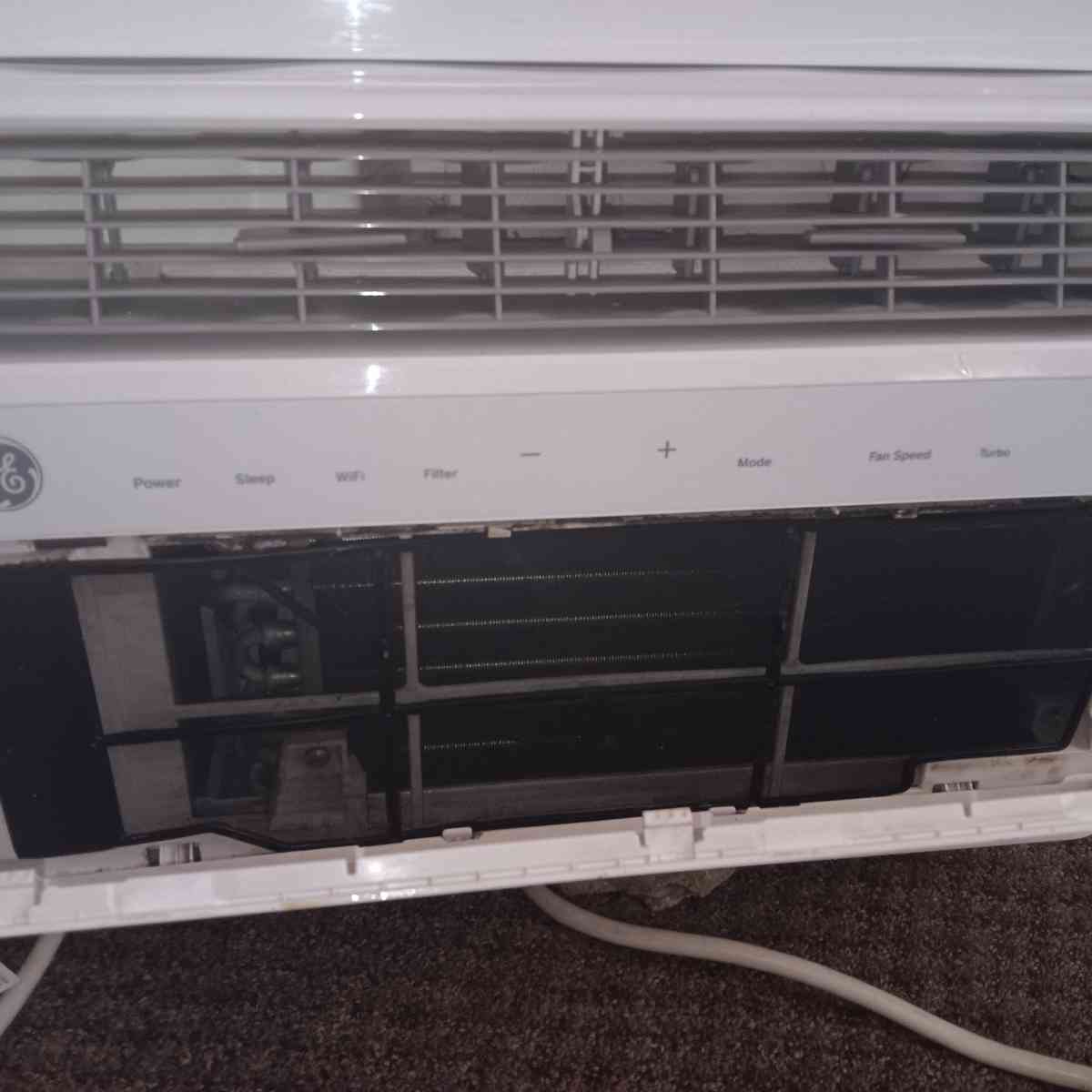 new 8000 btu smart air conditioner - Atchison, Kansas