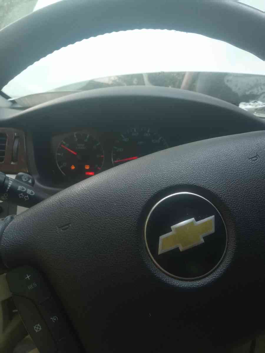 2010 chevy impala - Sale Creek, Tennessee