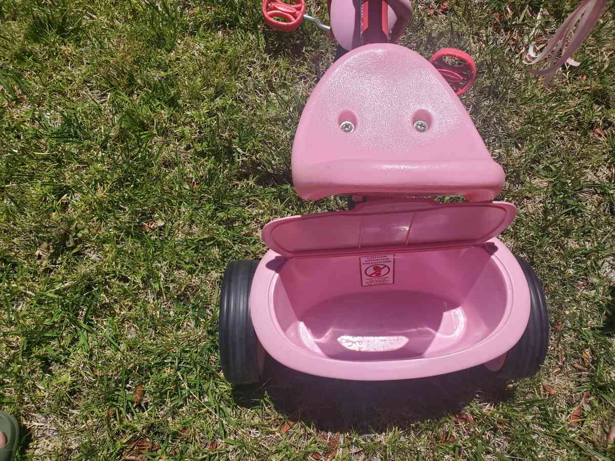 Radio Flyer tricycle - Pittsburg, California - FleaMarketBay