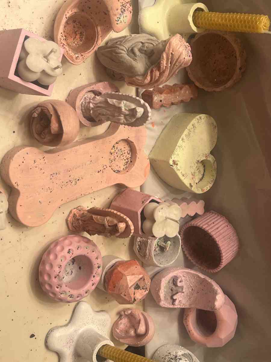 beautiful crafts for a present under 15 - Perris, California - FleaMarketBay