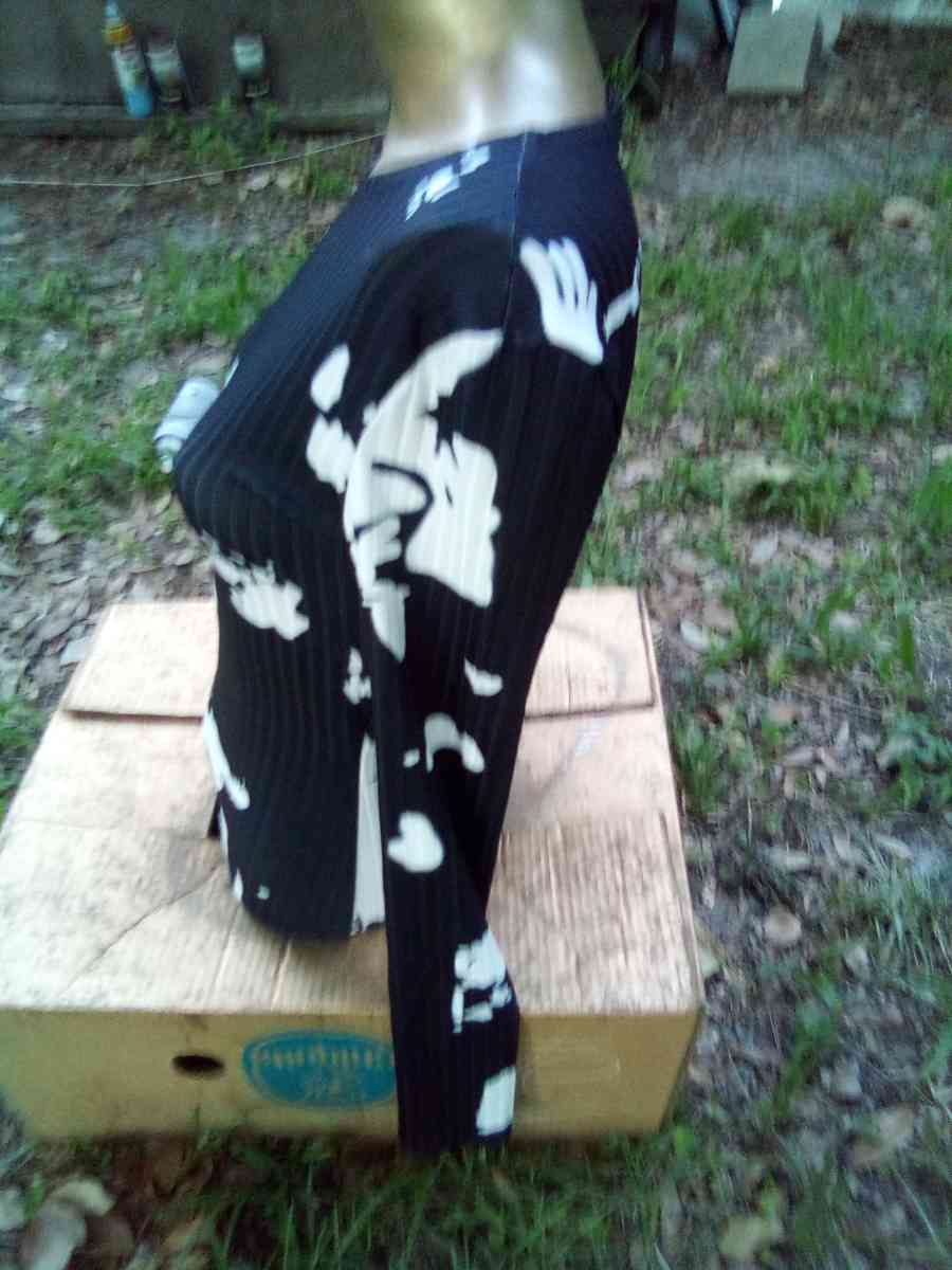 long pant outfit with connecting long sleeve shirt - Jacksonville, Florida - FleaMarketBay