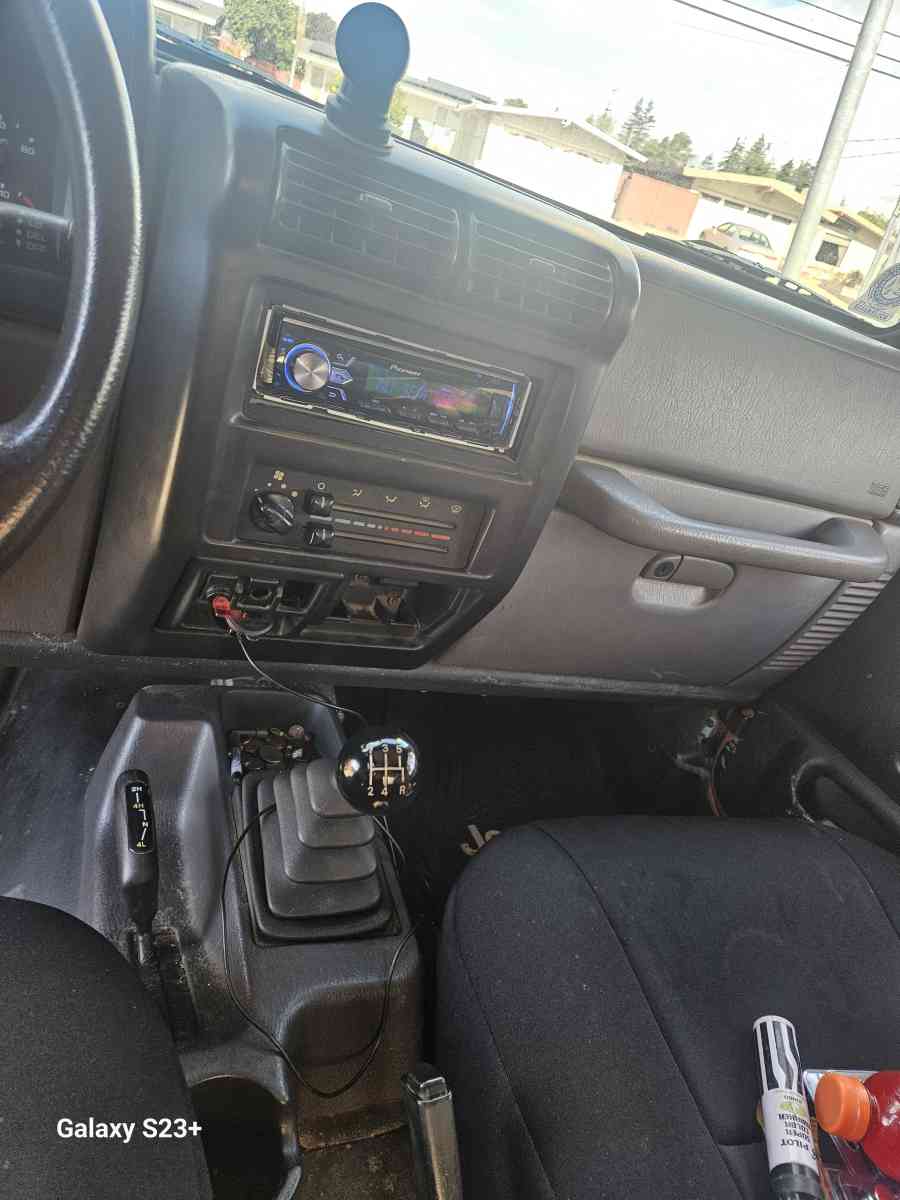 jeep wrangler se - Fair Oaks, California - FleaMarketBay