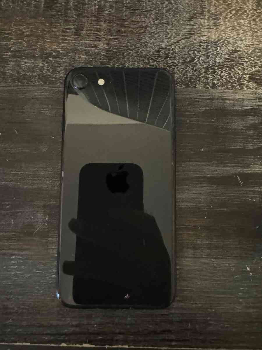 iphone se - Camden, New Jersey - FleaMarketBay