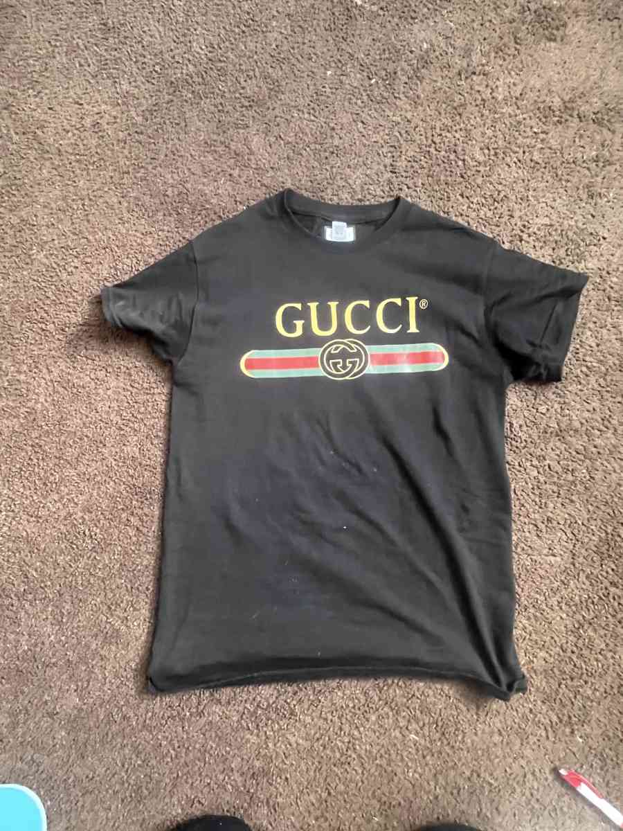 Gucci T Shirt  small - Abington, Pennsylvania