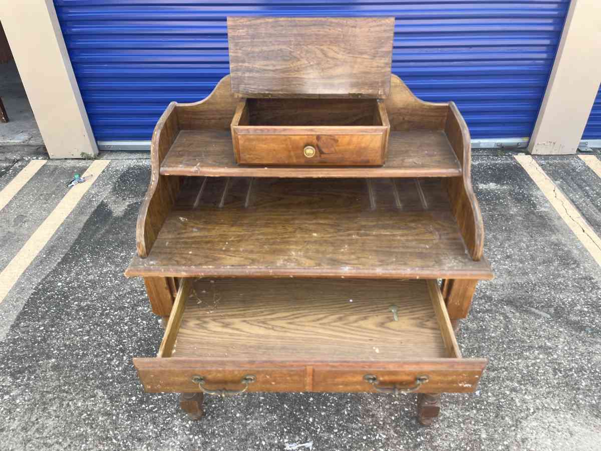 Athens table company Secretary - Bacliff, Texas - FleaMarketBay