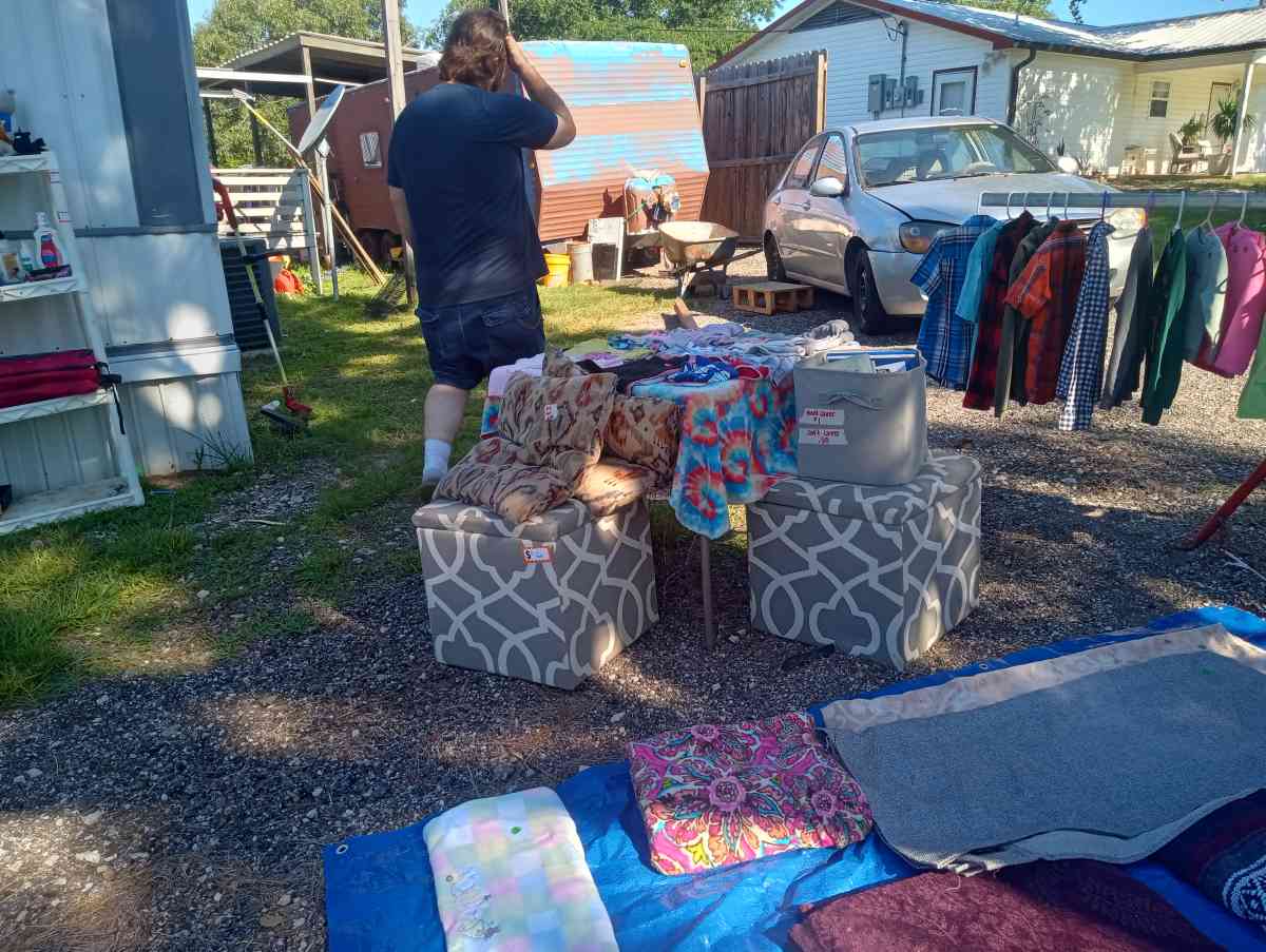 ZAVALLA YARD SALE - Zavalla, Texas - FleaMarketBay