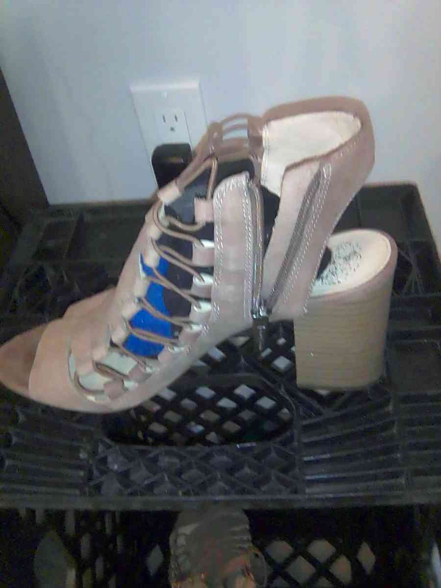 9 and a half Vince Camuto heels - Bronx, New York