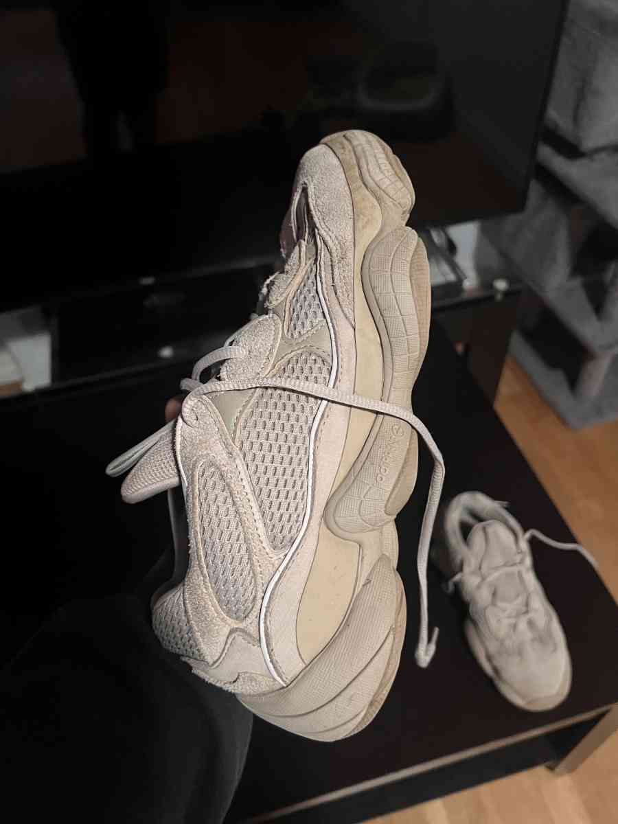 Yeezy 500 Taupe Light - Glendale, California - FleaMarketBay
