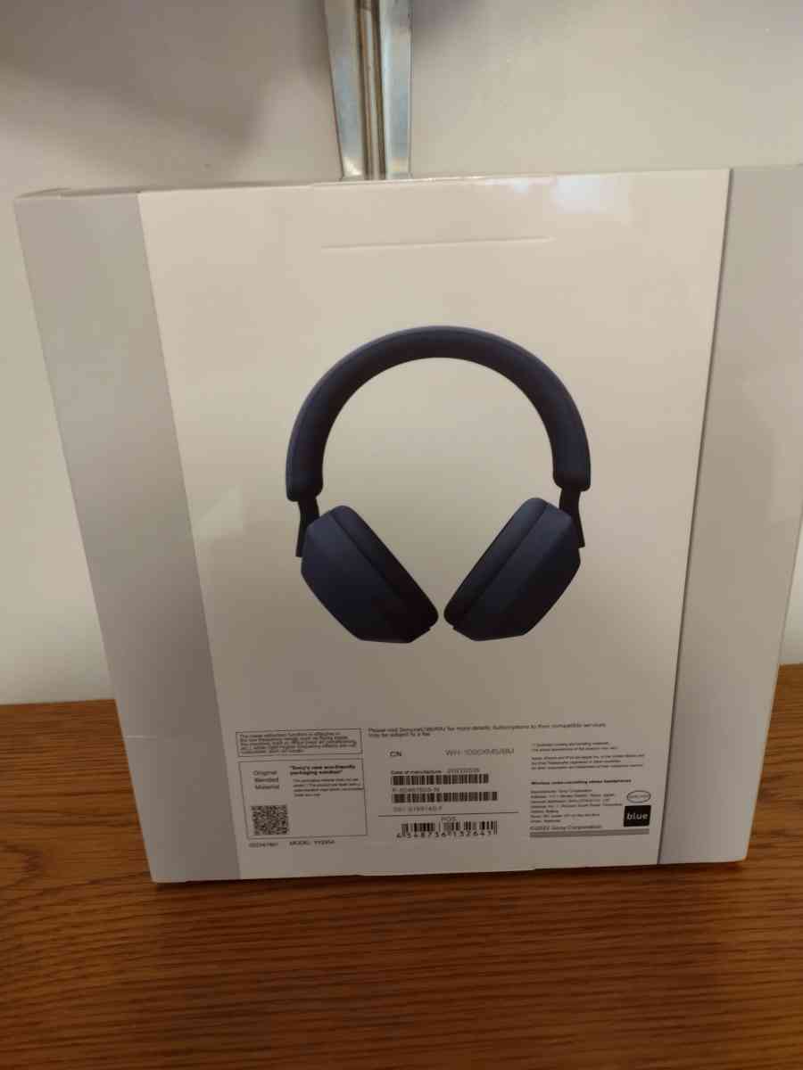 Sony headphones - Acton, California - FleaMarketBay