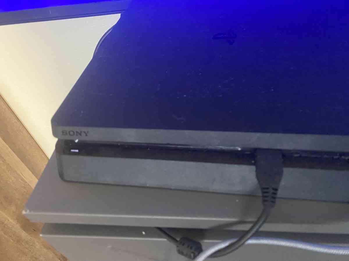 PlayStation 4 - Adelanto, California - FleaMarketBay