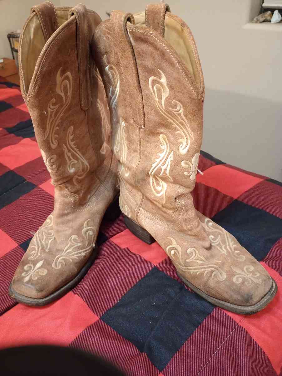 Womens Western Square Toe Boots Size 7 - Lumberton, Texas - FleaMarketBay