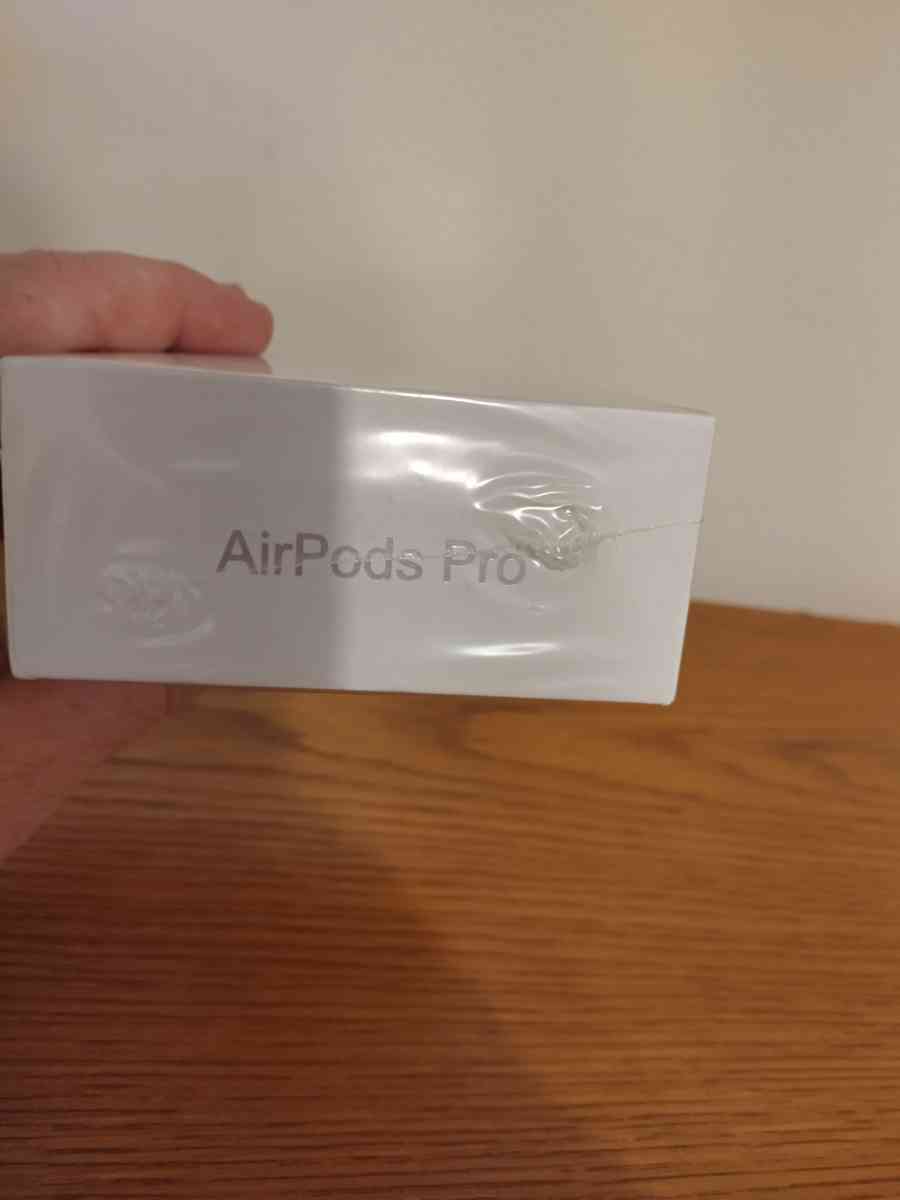 earpods apples - Alma, Arkansas - FleaMarketBay