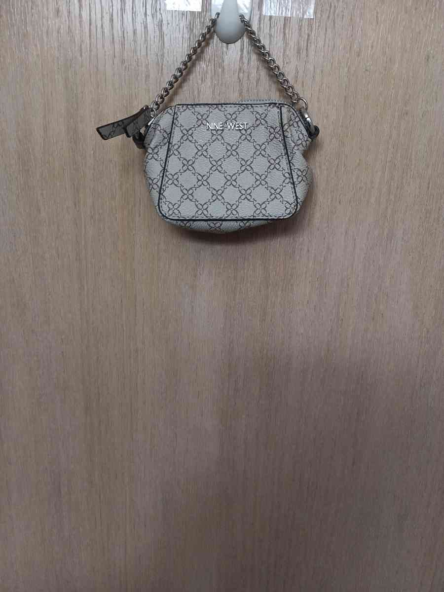 Nine West mini purse adorable - Friday Harbor, Washington - FleaMarketBay