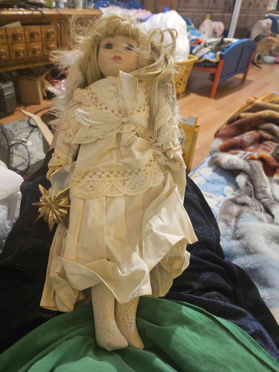 its a christmas doll that is old it has everything with it p - Klamath Falls, Oregon
