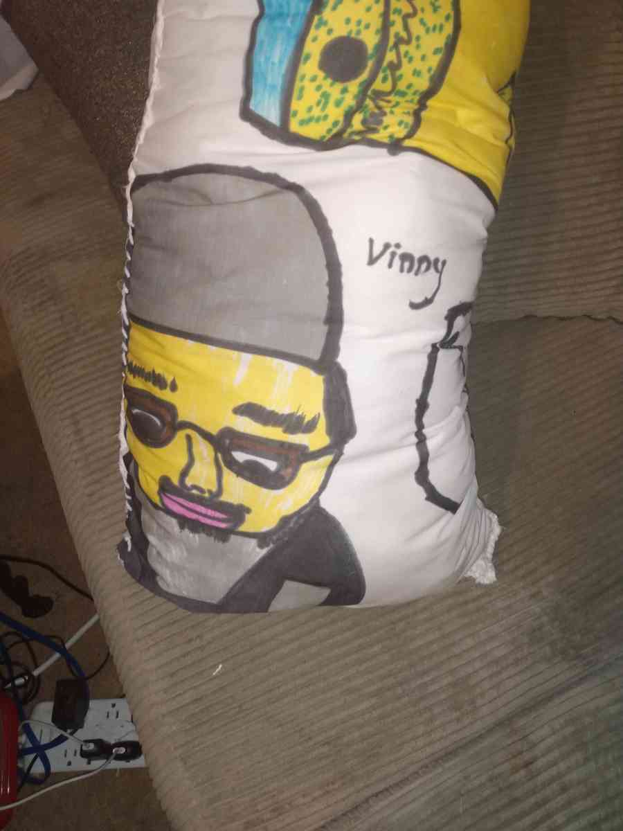 pillows and more - Saint Louis, Missouri - FleaMarketBay