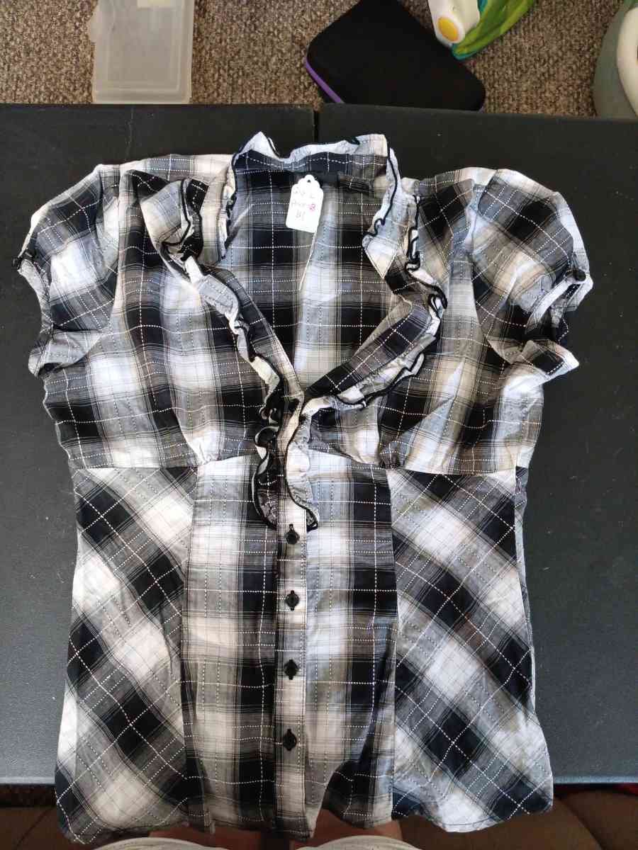 ladies top - Albion, Michigan