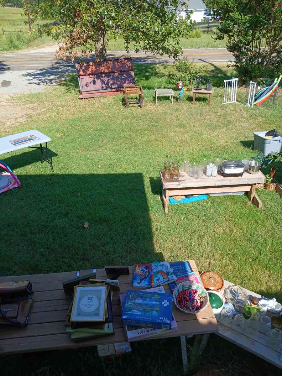 yard sale leftovers - Grand Saline, Texas - FleaMarketBay