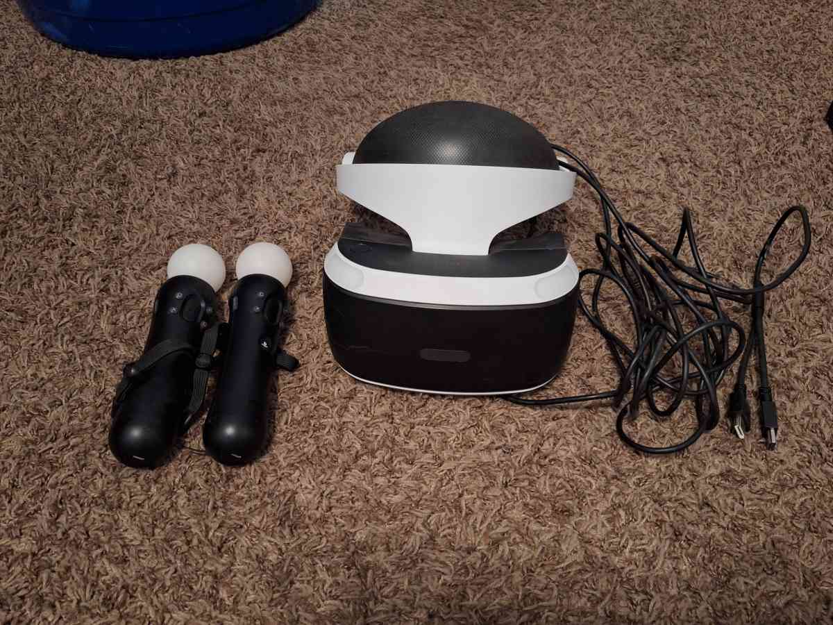 PS4 with 2 controllers - Chandler, Arizona - FleaMarketBay