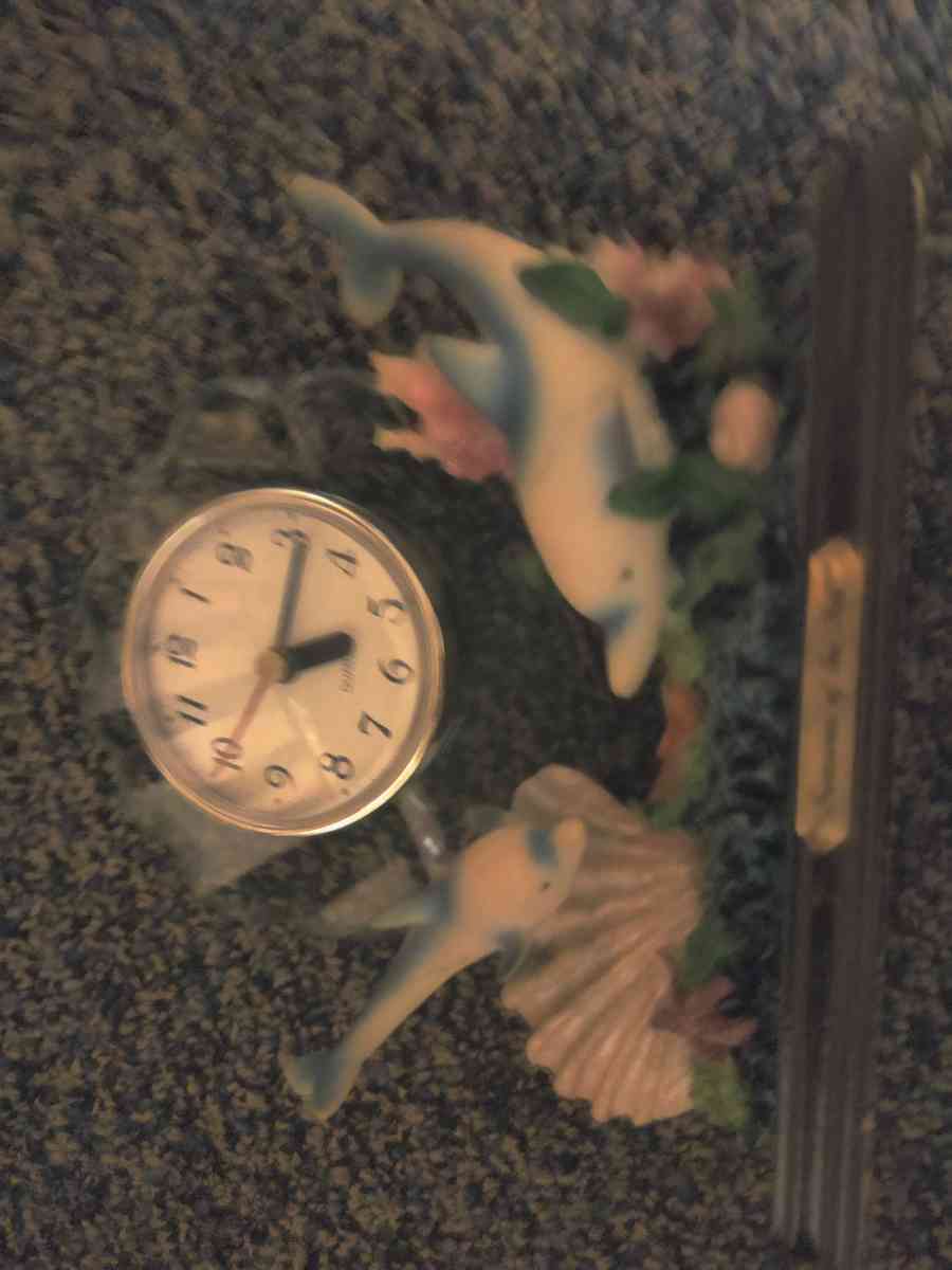 treasures of the sea dolphin clock - Canton, Ohio - FleaMarketBay