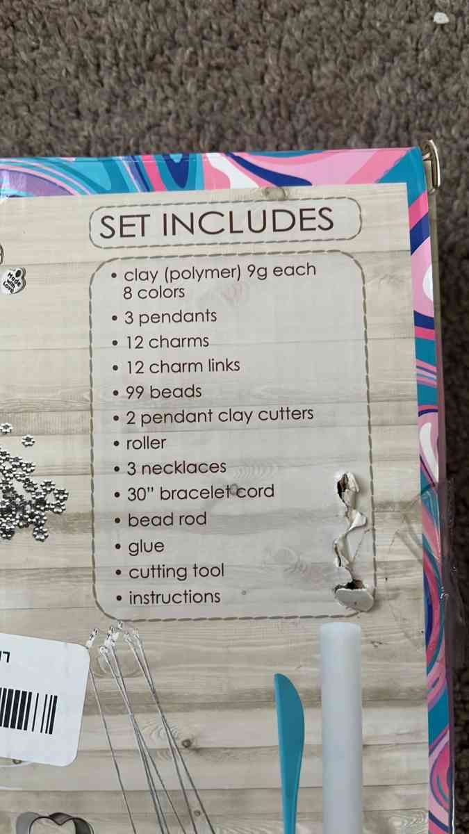 Bracelet Making Kit - Acushnet, Massachusetts - FleaMarketBay