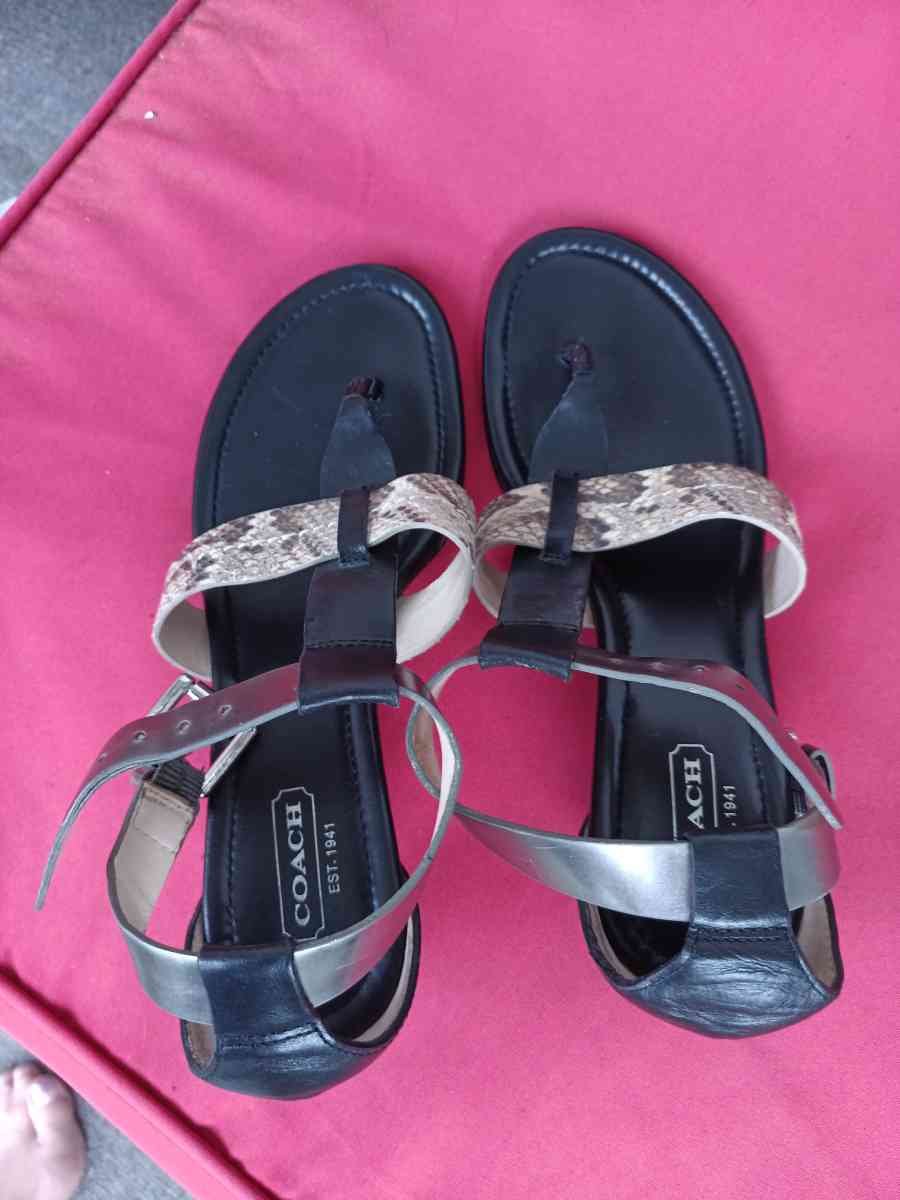 Coach snappy leather snakeskin candles size 6 5 - Friday Harbor, Washington - FleaMarketBay