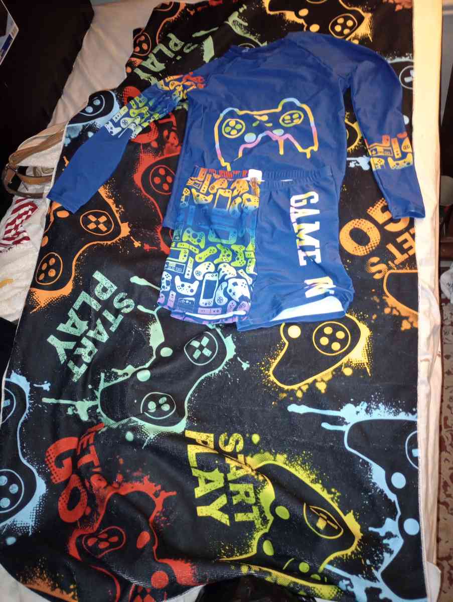 BEACH TOWEL WITH MATCHING SWIM SUIT - Spring Hill, Florida - FleaMarketBay