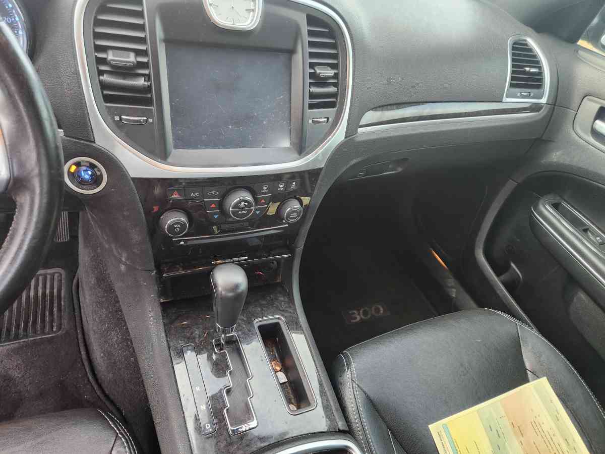 2011 Chrysler 300 Limited - Daphne, Alabama - FleaMarketBay