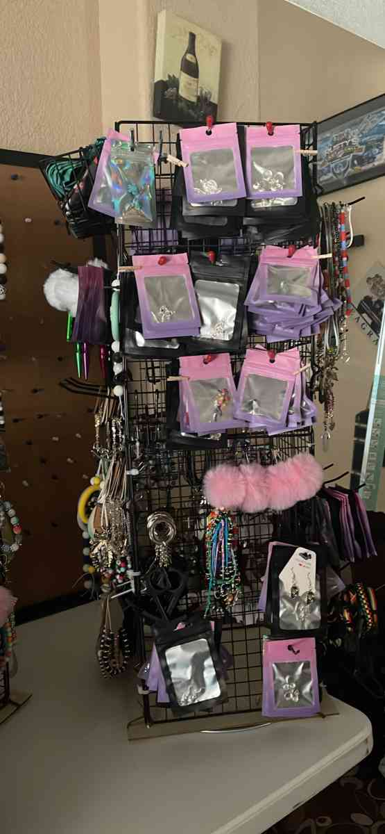 handmade jewelry and more - Yuba City, California - FleaMarketBay