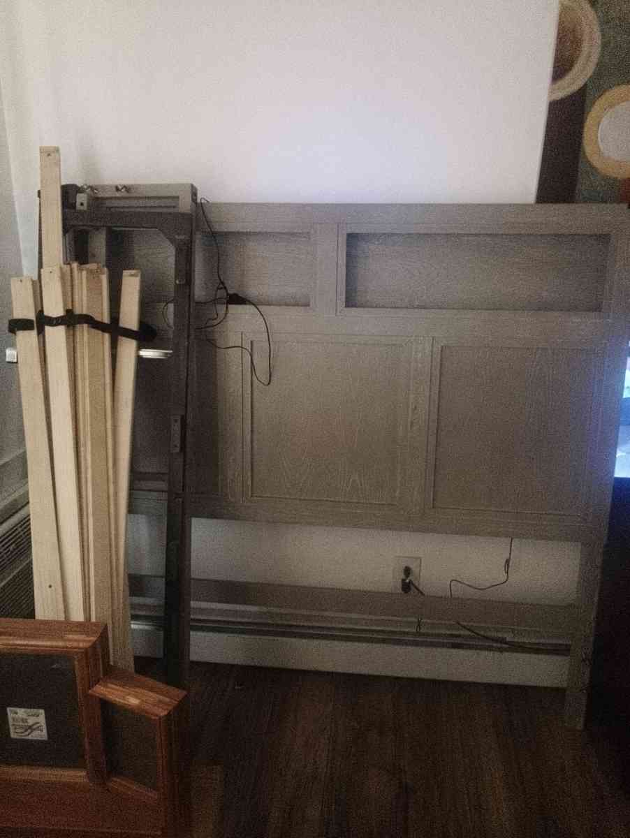 bed frame - Delaware City, Delaware - FleaMarketBay
