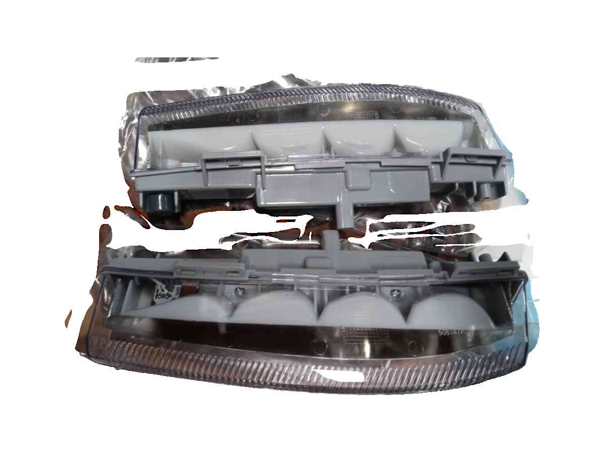 Mercedes Benz Right and Left Fog Lights - Belle Valley, Ohio - FleaMarketBay