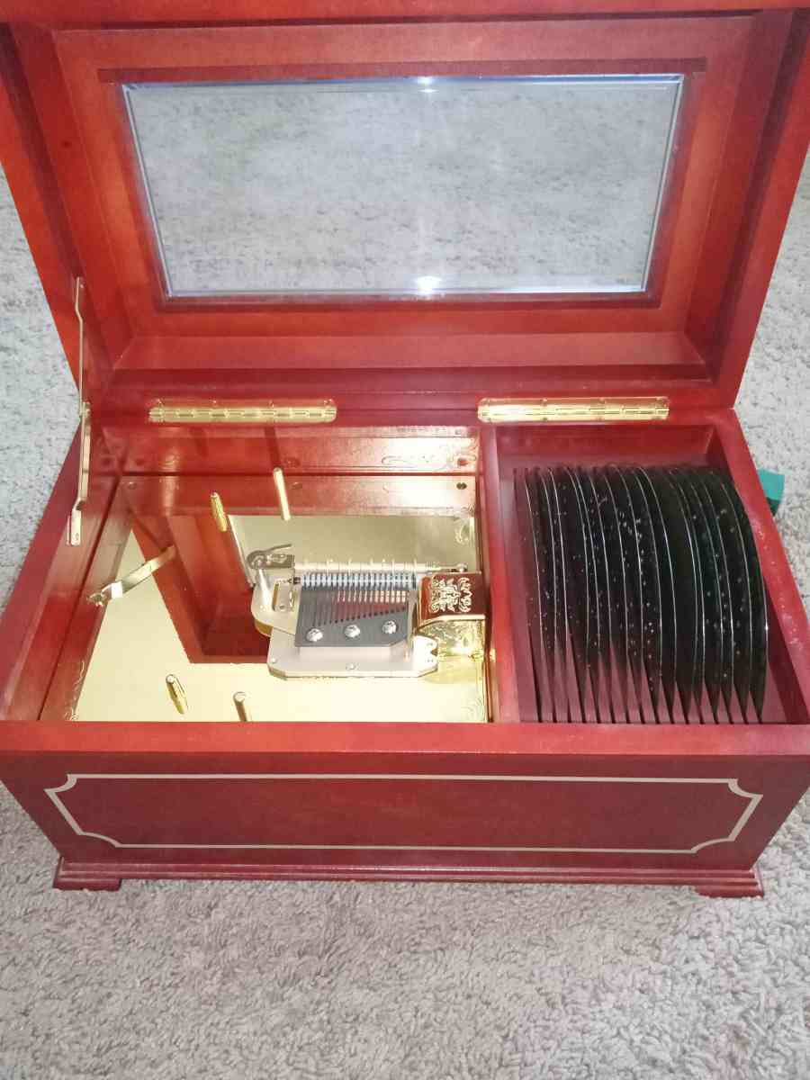 Christmas music box - Kokomo, Indiana