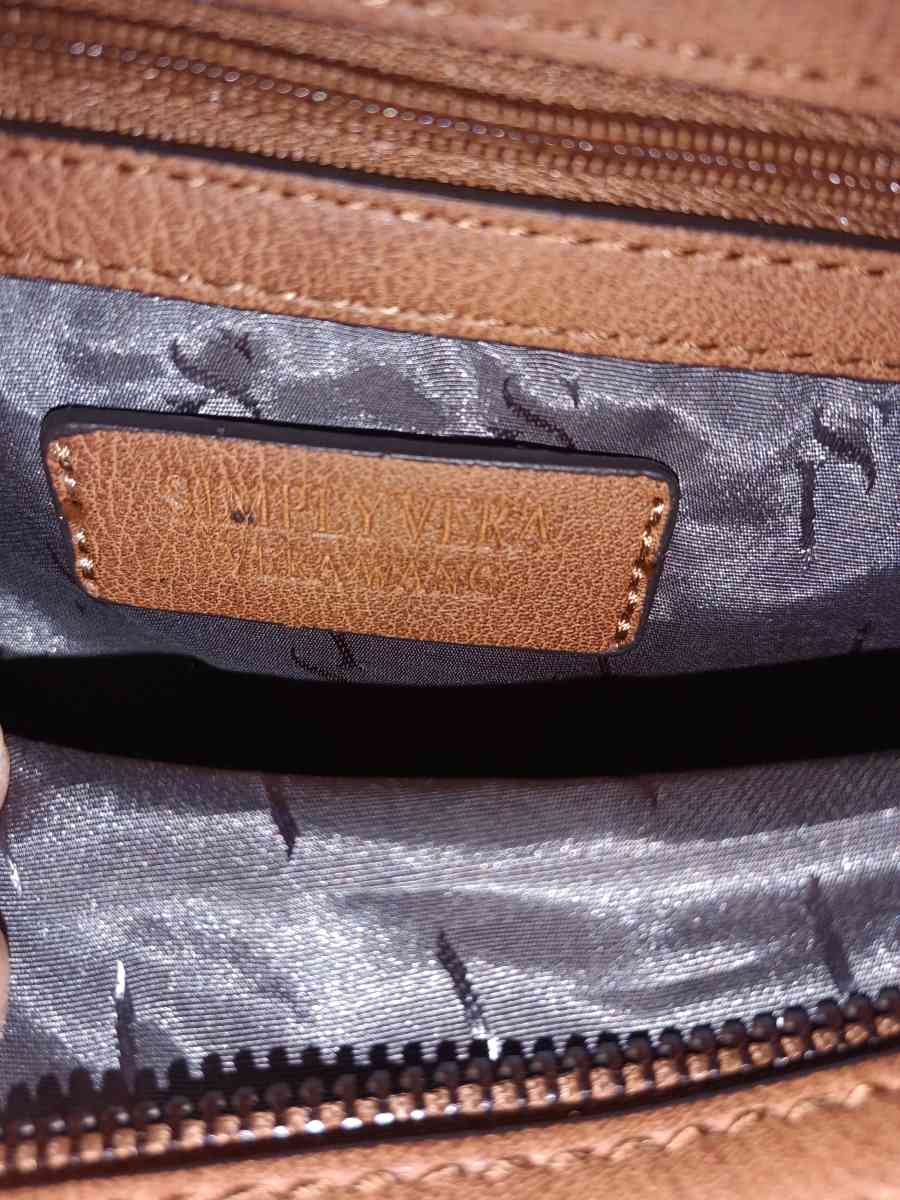 Vera Wang purse - Friday Harbor, Washington - FleaMarketBay