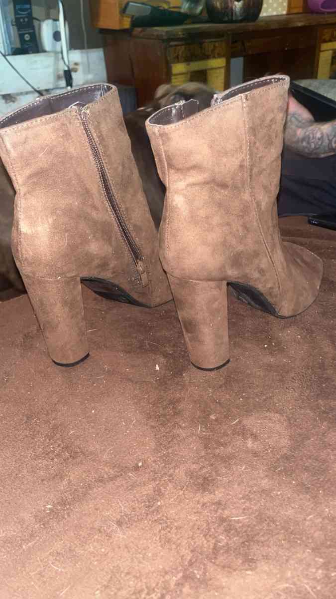 Peeptoe Heels - Gaffney, South Carolina - FleaMarketBay