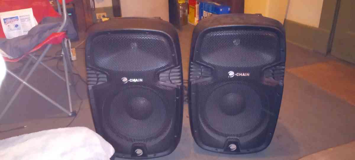 2 12 inch portable professional DJ speakers Bluetooth or wir - New Orleans, Louisiana - FleaMarketBay
