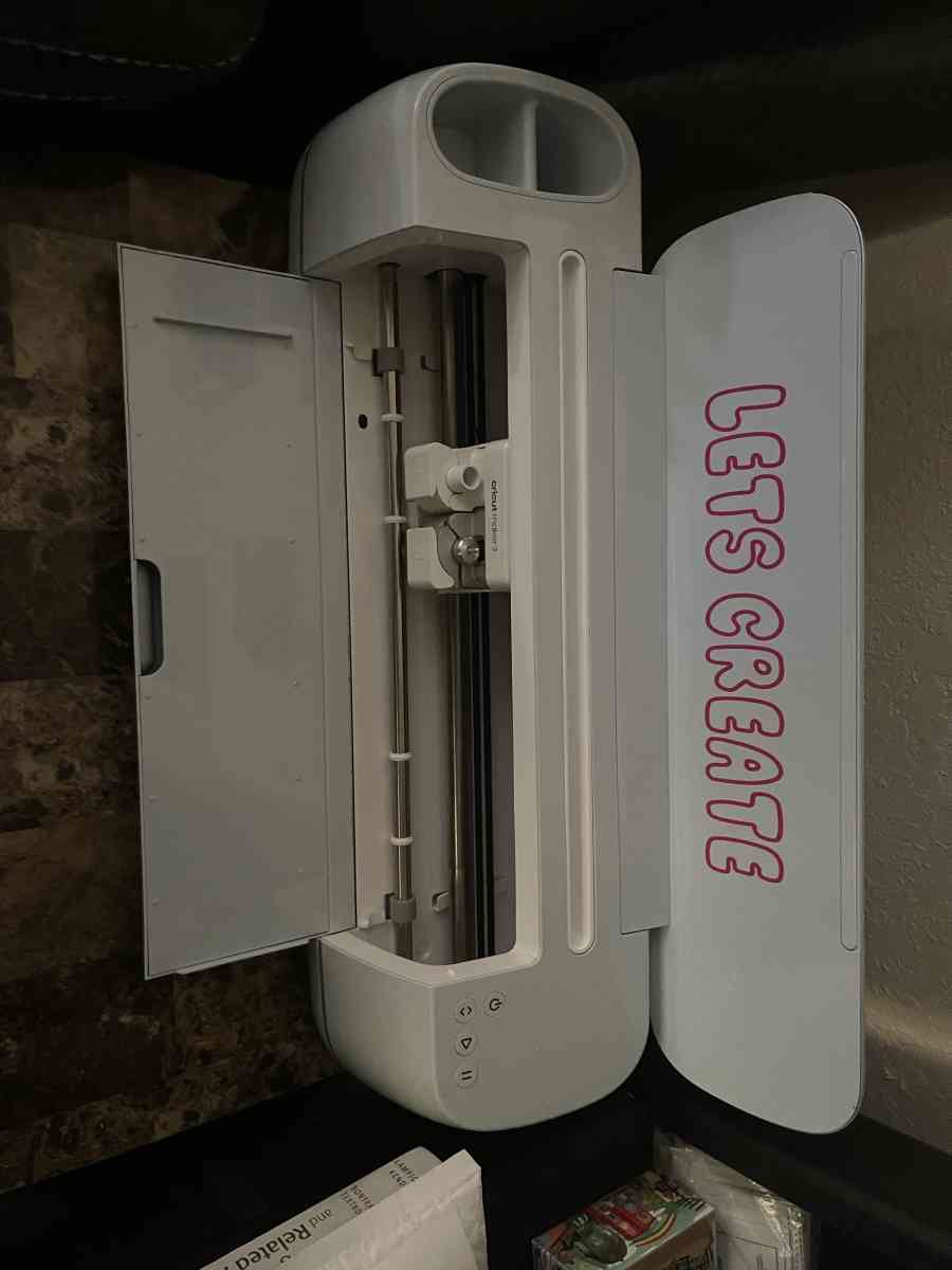 cricut maker 3  vinyl materials - San Antonio, Texas