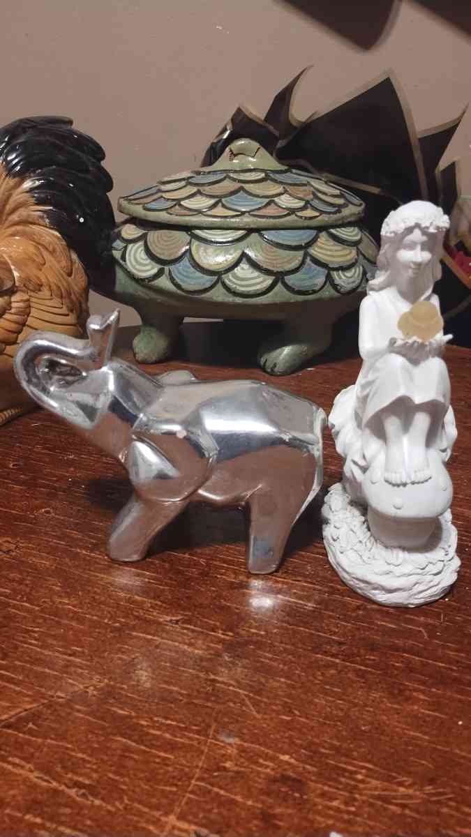 A lot of angels and different assorted items - Abilene, Texas - FleaMarketBay