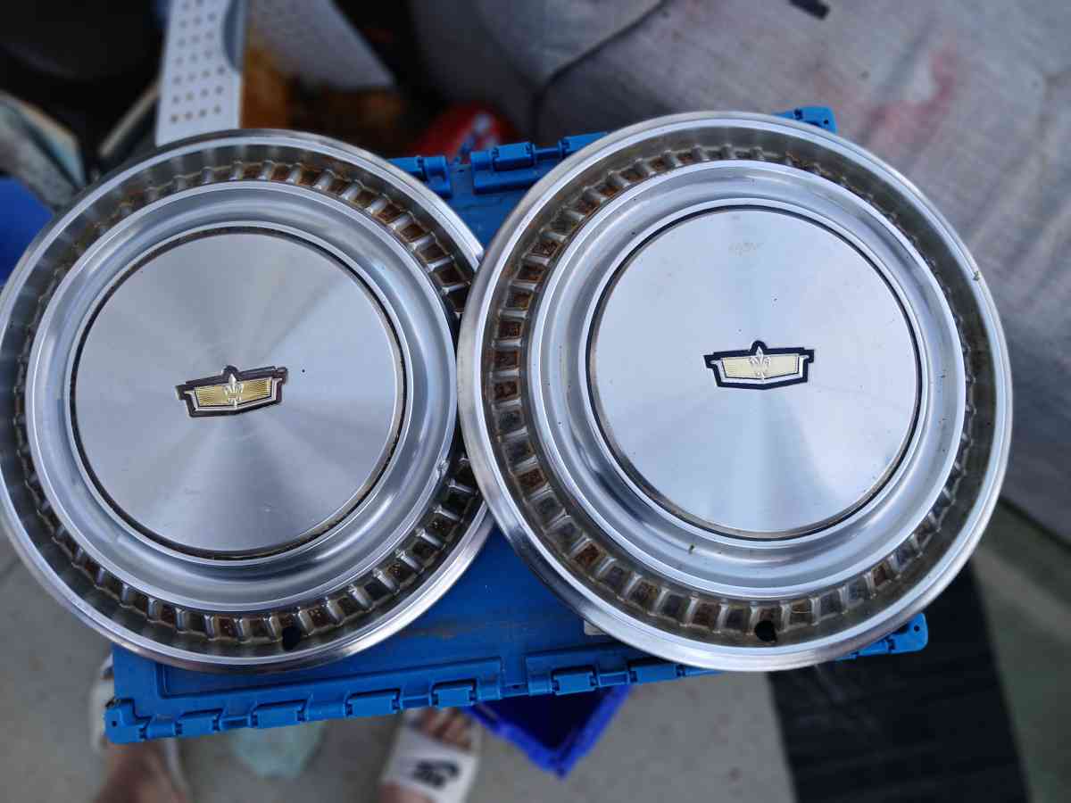 cutlass caprice rims - Youngstown, Ohio