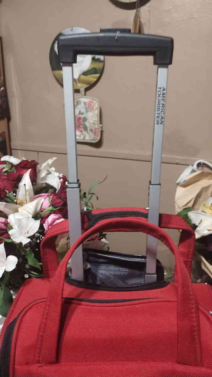 American tourist luggage Co - Abilene, Texas - FleaMarketBay