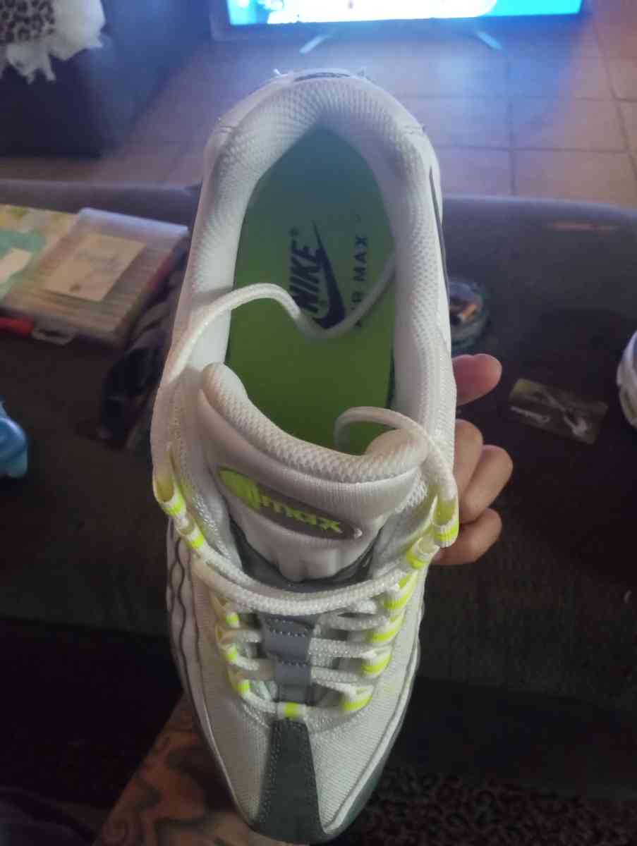 Airmax 95 - Oklahoma City, Oklahoma - FleaMarketBay