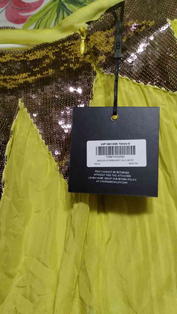 Cynthia Rowley yellow sequin Starburst skirt - Poplarville, Mississippi - FleaMarketBay