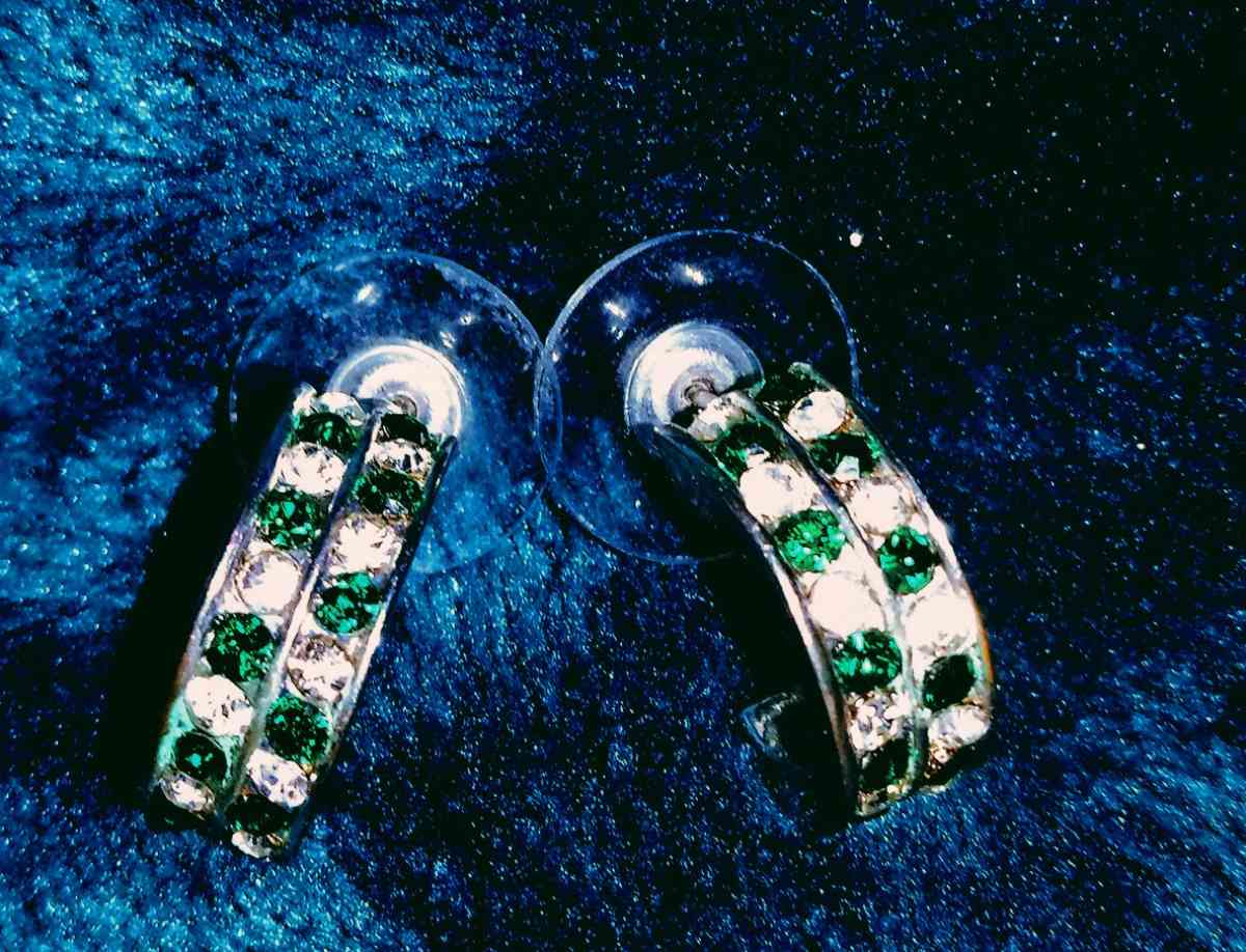 green and white Austrian crystal earrings - Alicia, Arkansas - FleaMarketBay